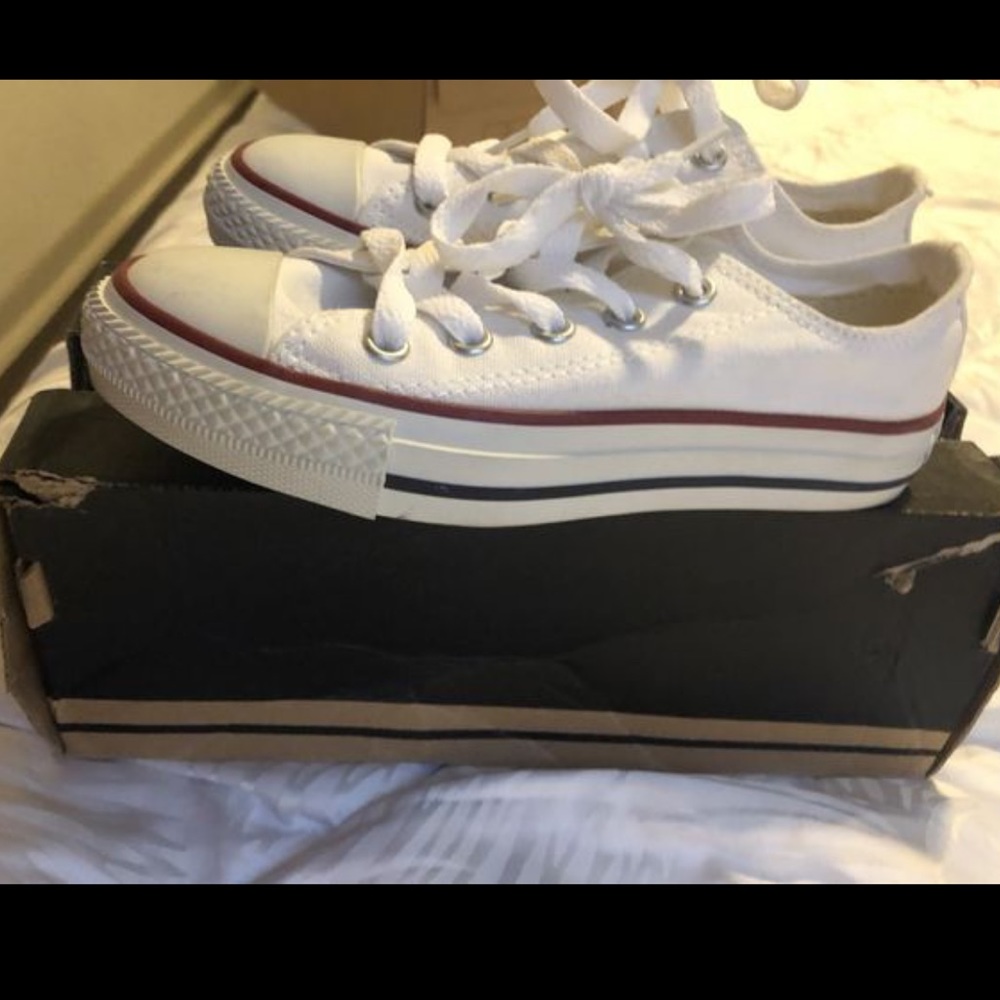 Kids converse